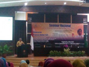 Seminar nasional "Islam dan Demokrasi: Politik Luar Negeri Indonesia di Timur Tengah".