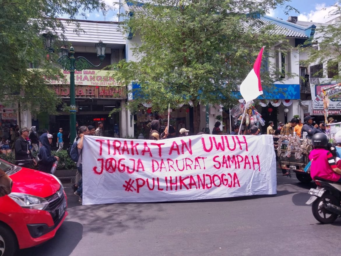 Foto aksi darurat sampah